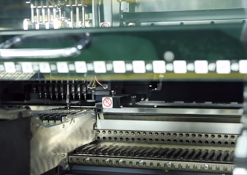 摩泰光電-SMT車間-表面貼裝